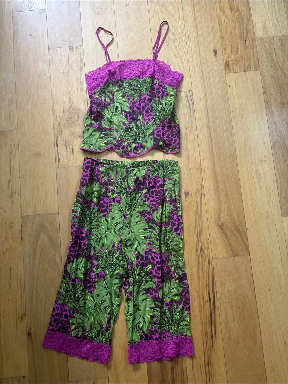 Nicole Miller silk purple and green leopard and leaf pajama set size s.